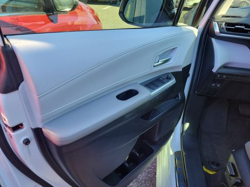 Used 2025 Toyota Sienna XLE image 26