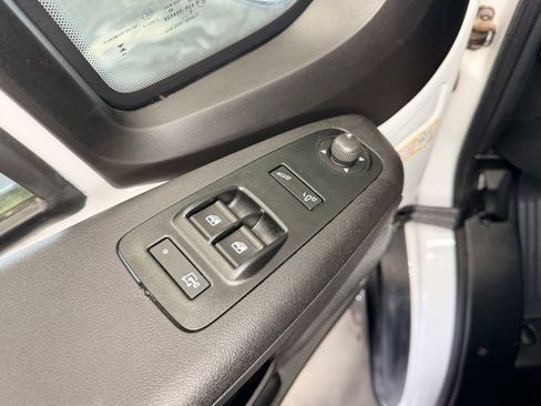 Used 2025 RAM ProMaster 2500 w/ Quick Order Package 22G SLT FWD image 17
