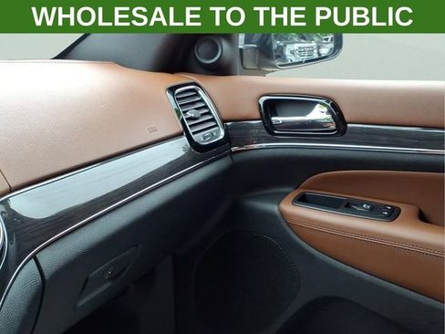 Used 2020 Jeep Grand Cherokee Overland AWD/4WD image 30