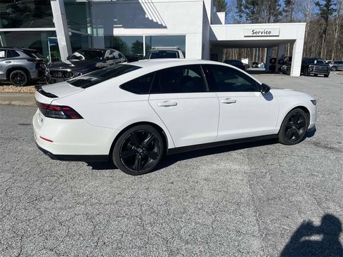 Used 2023 Honda Accord Sport image 3