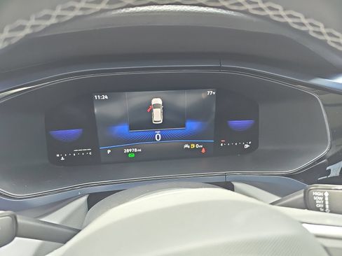 Certified 2022 Volkswagen Taos SE FWD image 10
