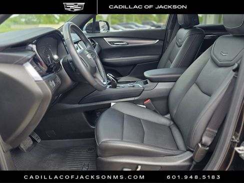 Certified 2025 Cadillac XT6 Luxury FWD image 15