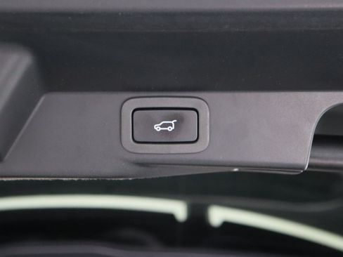 Used 2018 Land Rover Range Rover Sport HSE AWD/4WD image 36