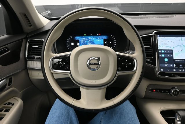 Used 2025 Volvo XC90 B5 Plus w/ Protection Package Premier AWD/4WD image 23