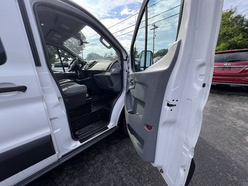 Used 2015 Ford Transit 250 130 Low Roof RWD image 30
