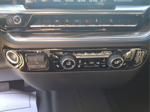 Used 2025 Chevrolet Silverado 1500 LT AWD/4WD image 24