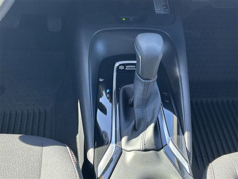 Used 2025 Toyota Corolla SE image 21