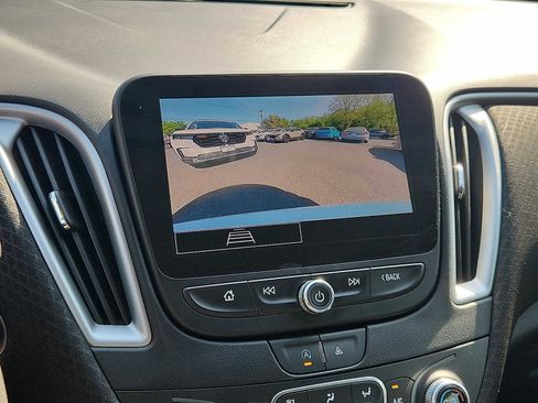 Used 2024 Chevrolet Malibu LT FWD image 17