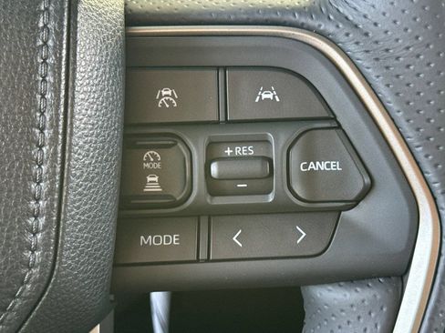 New 2026 Toyota 4Runner SR5 AWD/4WD image 31