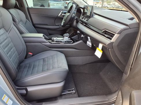 Used 2025 Mitsubishi Outlander AWD image 9
