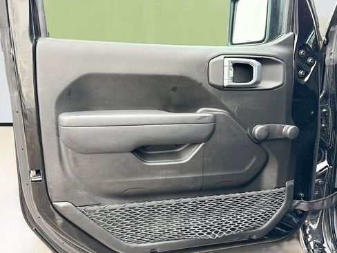 Used 2024 Jeep Gladiator Sport image 21