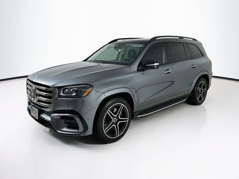 Used 2024 Mercedes-Benz GLS 450 4MATIC image 3