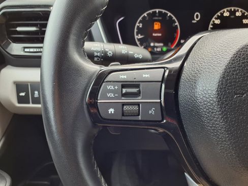 Used 2025 Honda Pilot EX-L image 16