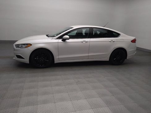 Used 2018 Ford Fusion SE FWD image 2