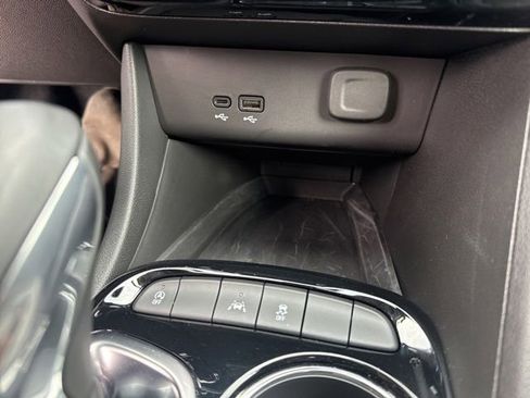 Used 2025 Buick Encore GX Sport Touring w/ Experience Buick Package FWD image 31