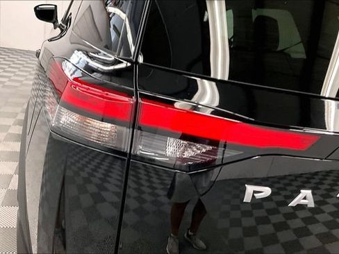 Used 2022 Nissan Pathfinder Platinum AWD/4WD image 37
