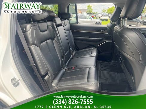 Used 2022 Jeep Grand Cherokee L Limited RWD image 13