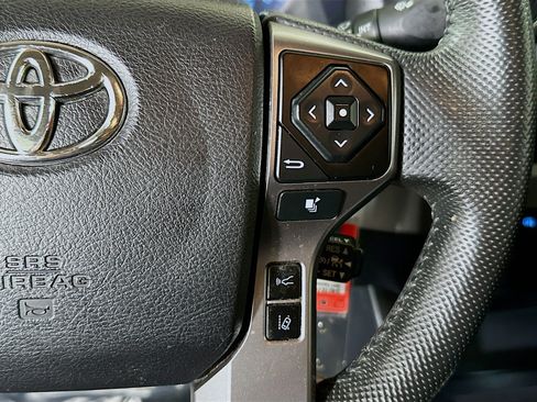 Used 2021 Toyota Tacoma SR5 RWD image 17