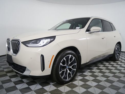 Certified 2025 BMW X3 xDrive30i w/ Premium Package image 7