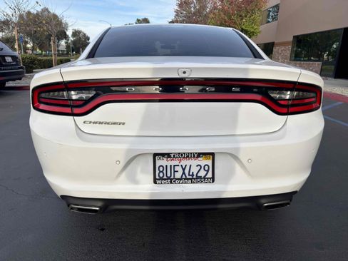 Used 2019 Dodge Charger SXT image 13