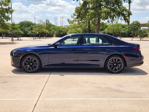 Used 2023 BMW 760i xDrive w/ Executive Package AWD/4WD image 4