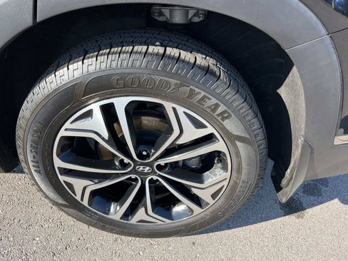 Used 2019 Hyundai Santa Fe Limited FWD image 11