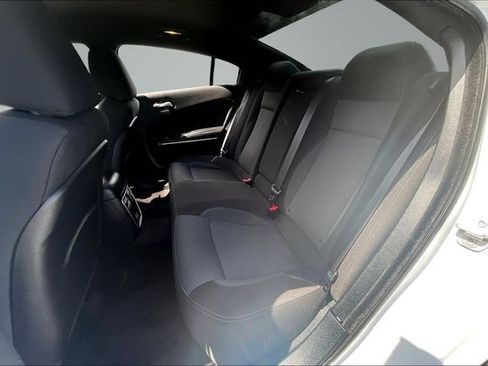 Used 2018 Dodge Charger SXT RWD image 22