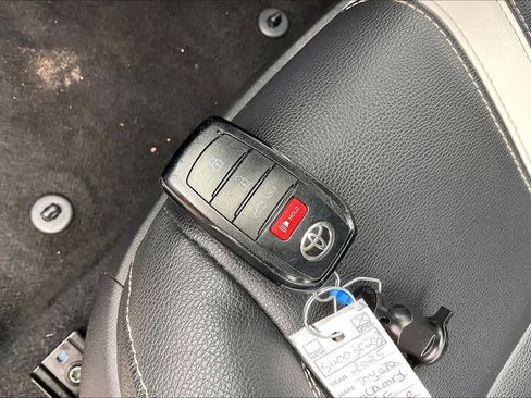 Used 2025 Toyota Camry SE FWD image 14
