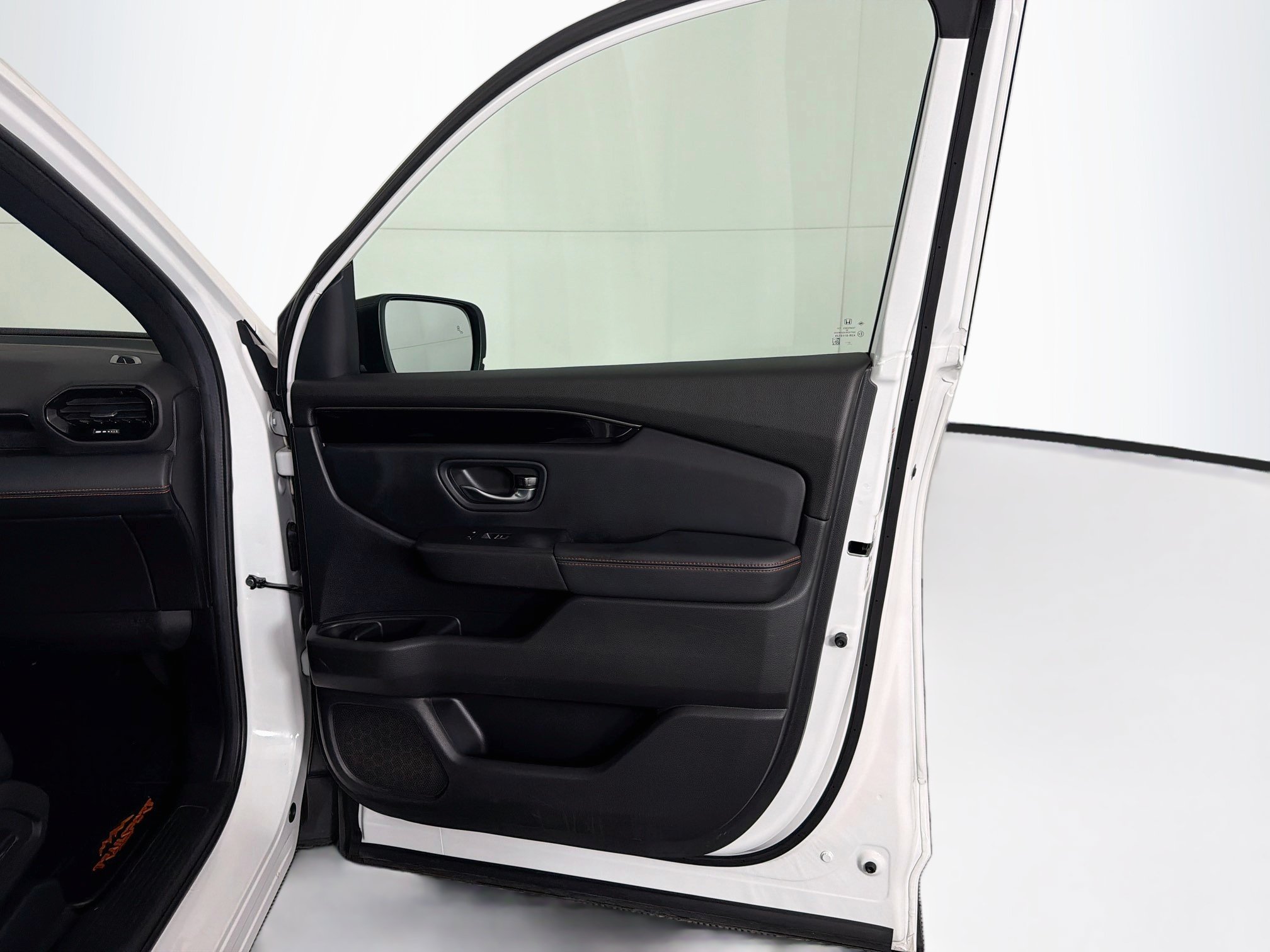Used 2024 Honda Pilot TrailSport image 34