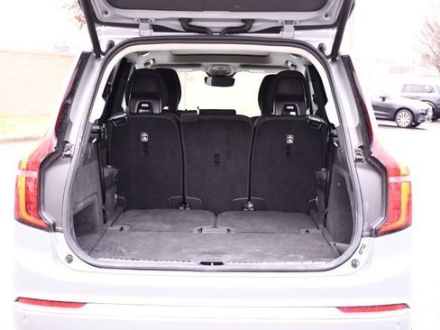 Certified 2025 Volvo XC90 B6 Plus image 23