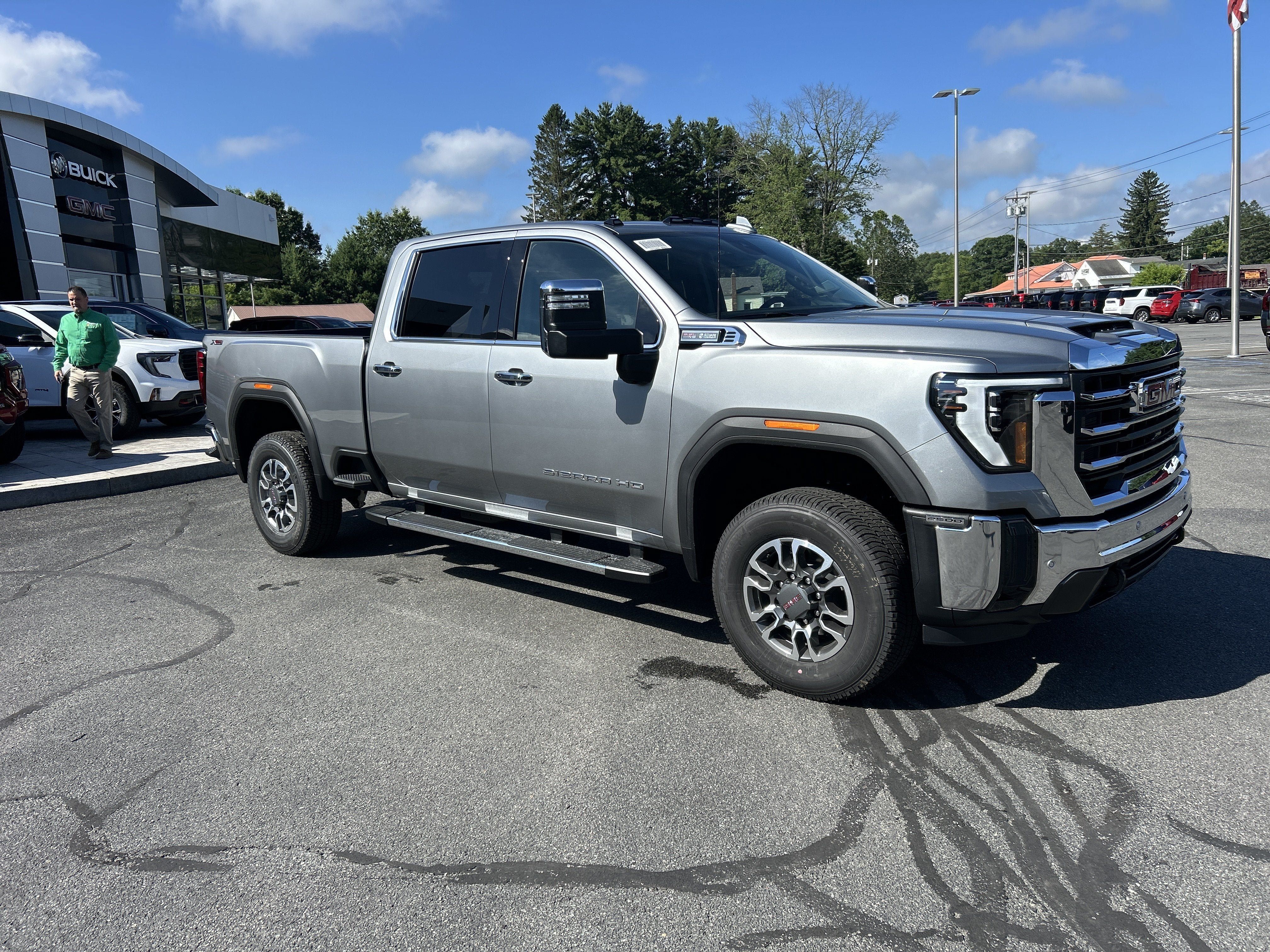 Used 2026 GMC Sierra 2500 SLT w/ SLT Premium Package AWD/4WD image 17