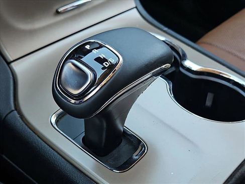 Used 2015 Jeep Grand Cherokee Summit w/ Platinum Series Group RWD image 25