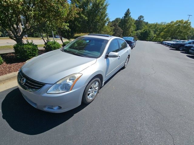 Used 2011 Nissan Altima 2.5 SL w/ 2.5SL Pkg FWD image 4