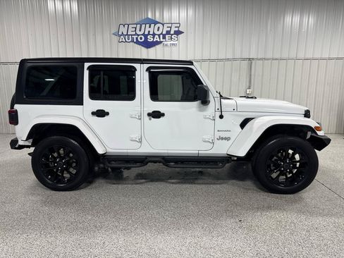 Used 2021 Jeep Wrangler Unlimited Sahara w/ Cold Weather Group AWD/4WD image 1