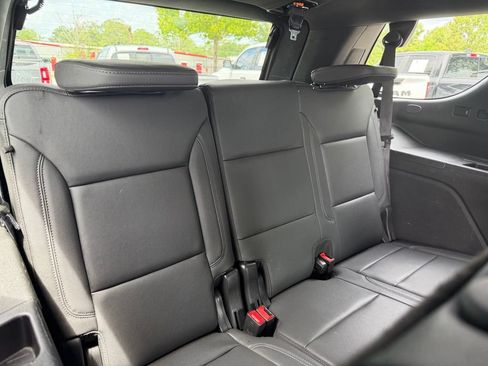 Used 2024 Chevrolet Tahoe LT RWD image 9