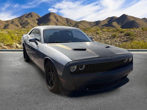 Used 2015 Dodge Challenger R/T Scat Pack RWD image 5