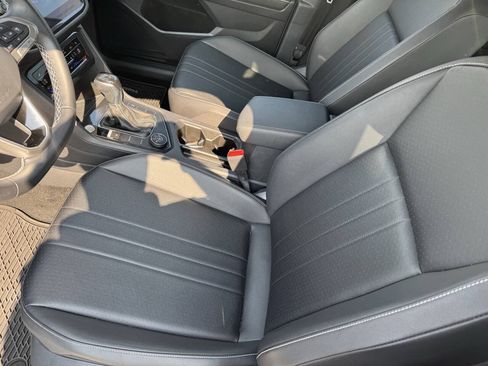 Used 2023 Volkswagen Tiguan SE AWD/4WD image 22
