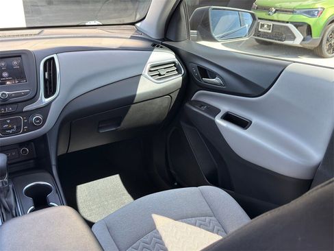 Used 2022 Chevrolet Equinox LS w/ LS Convenience Package image 28