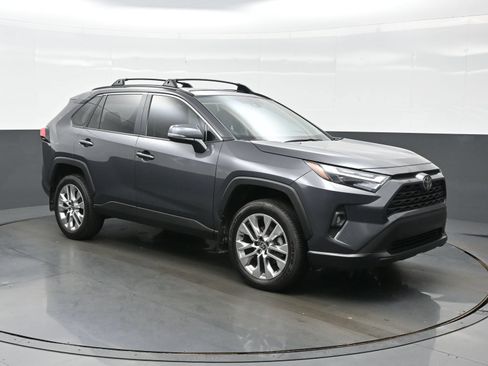 Used 2025 Toyota RAV4 XLE Premium w/ Weather Package FWD image 8