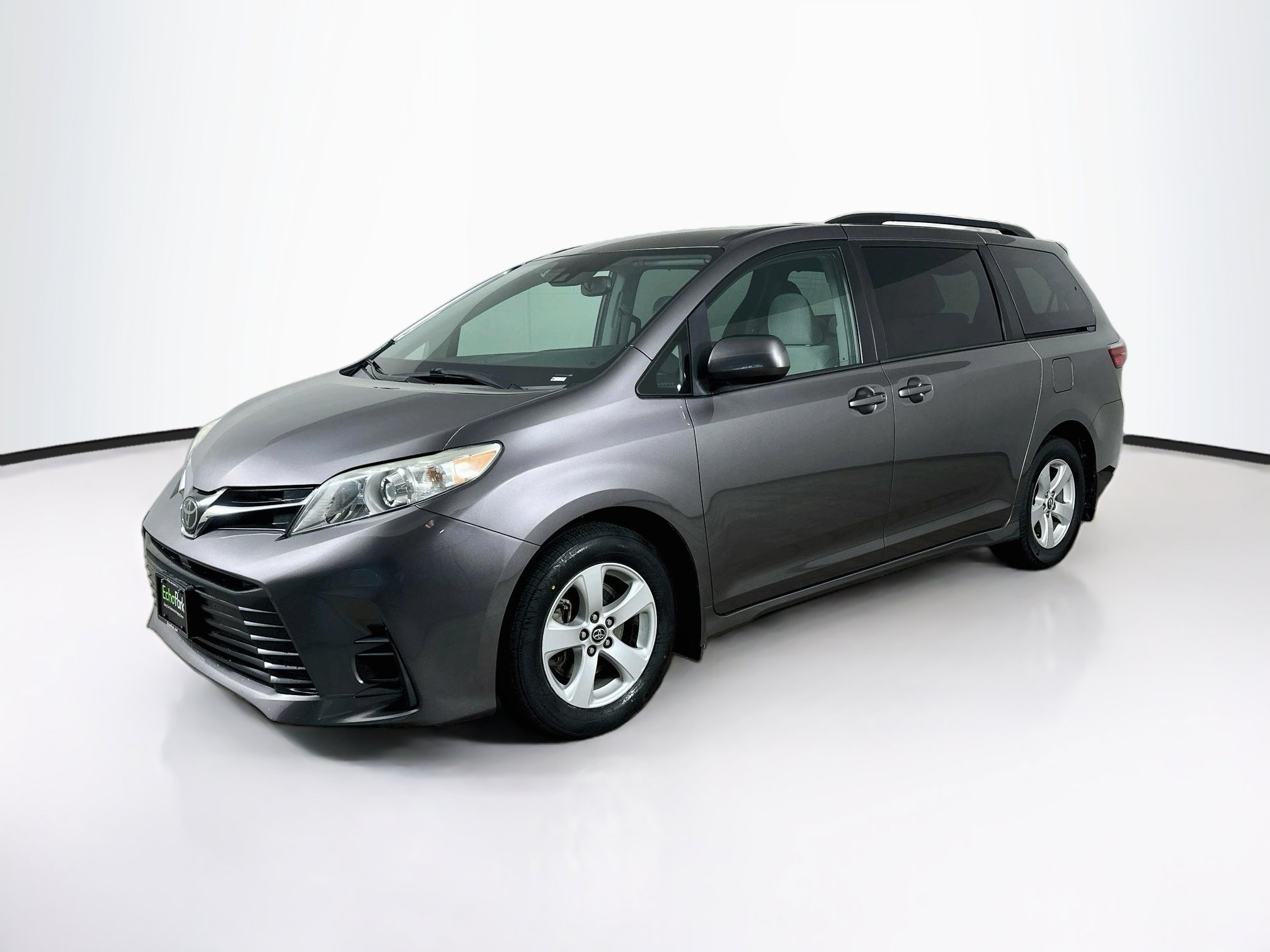Used 2020 Toyota Sienna LE FWD image 3