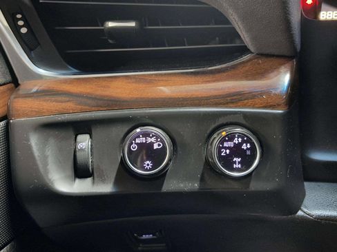 Used 2015 Cadillac Escalade Premium image 44
