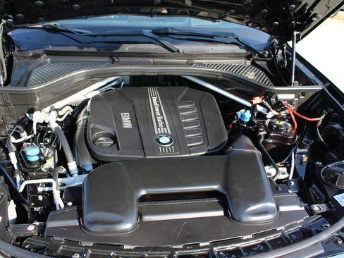 Used 2015 BMW X5 xDrive35d image 40