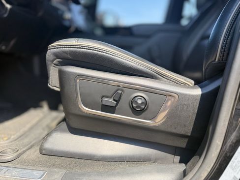 Used 2020 RAM 1500 Limited w/ Black Appearance Package AWD/4WD image 24
