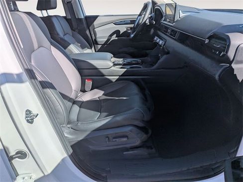 New 2025 Honda Pilot Touring image 32