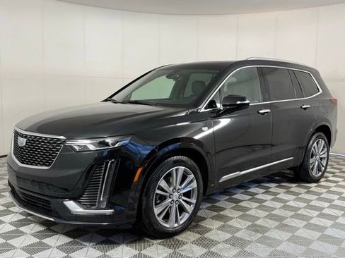 Certified 2024 Cadillac XT6 Premium Luxury image 2