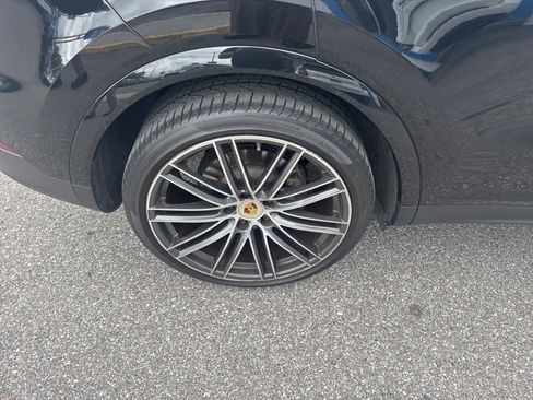 Used 2023 Porsche Cayenne S Platinum image 9