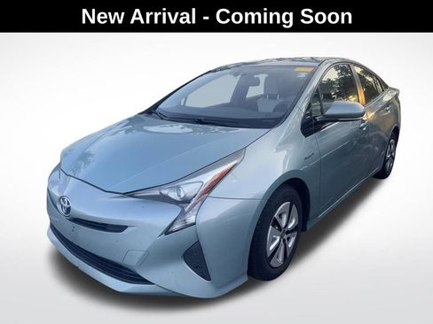 Used 2016 Toyota Prius Four FWD image 2
