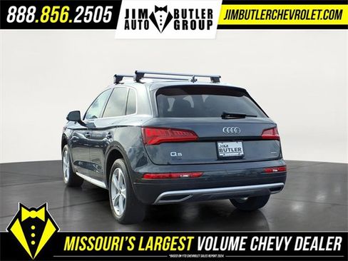 Used 2020 Audi Q5 2.0T Premium w/ Convenience Package image 2