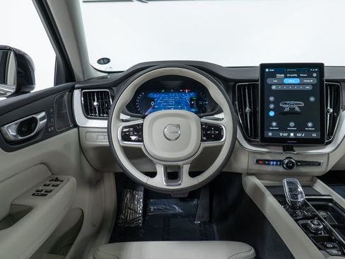 New 2026 Volvo XC60 T8 Ultra w/ Protection Package Premier AWD/4WD image 17