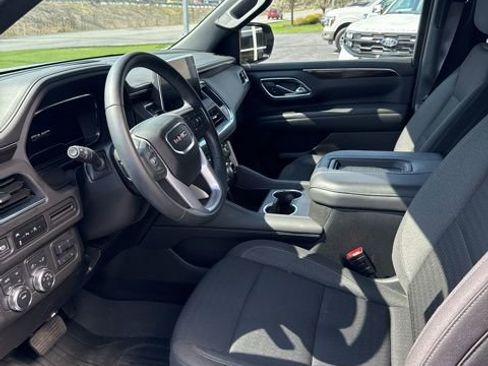 Used 2024 GMC Yukon XL SLE w/ Max Trailering Package image 3